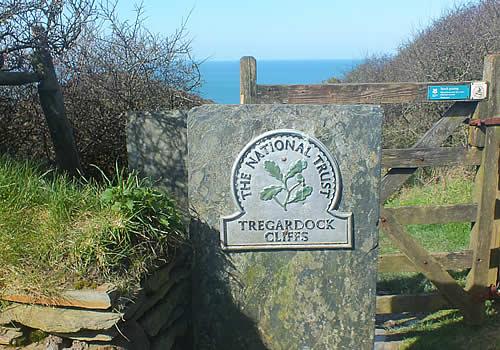 Photo Gallery Image - Footpath at Tregardock